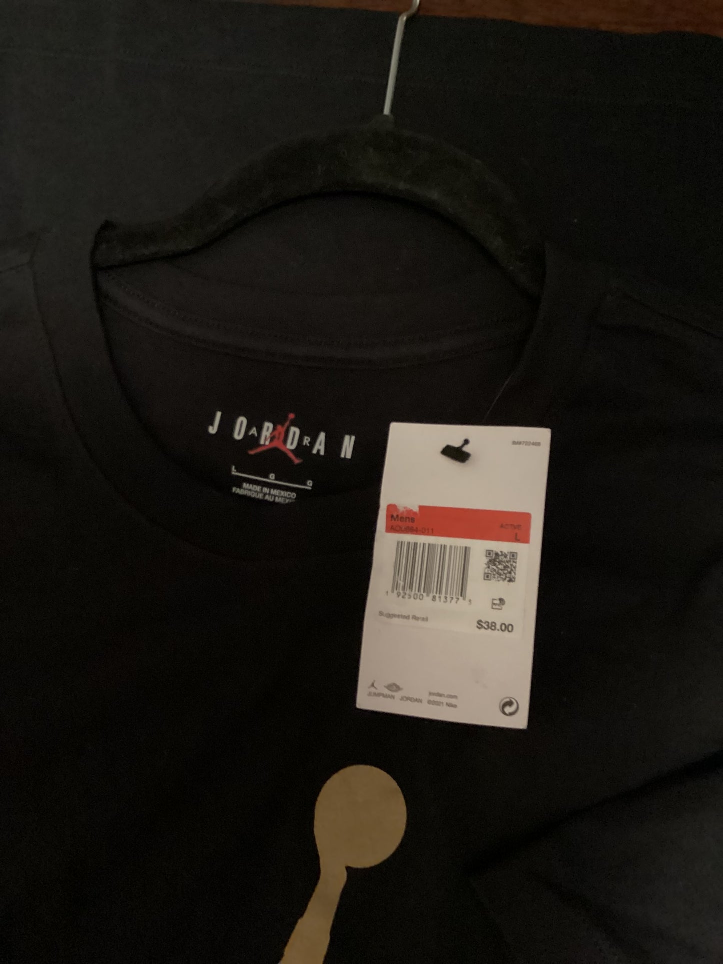 Shop the Jordan Flight Tee black and metallic gold, size L, 2021 throwback edition — iconic basketball-inspired streetwear from ShAesthetics