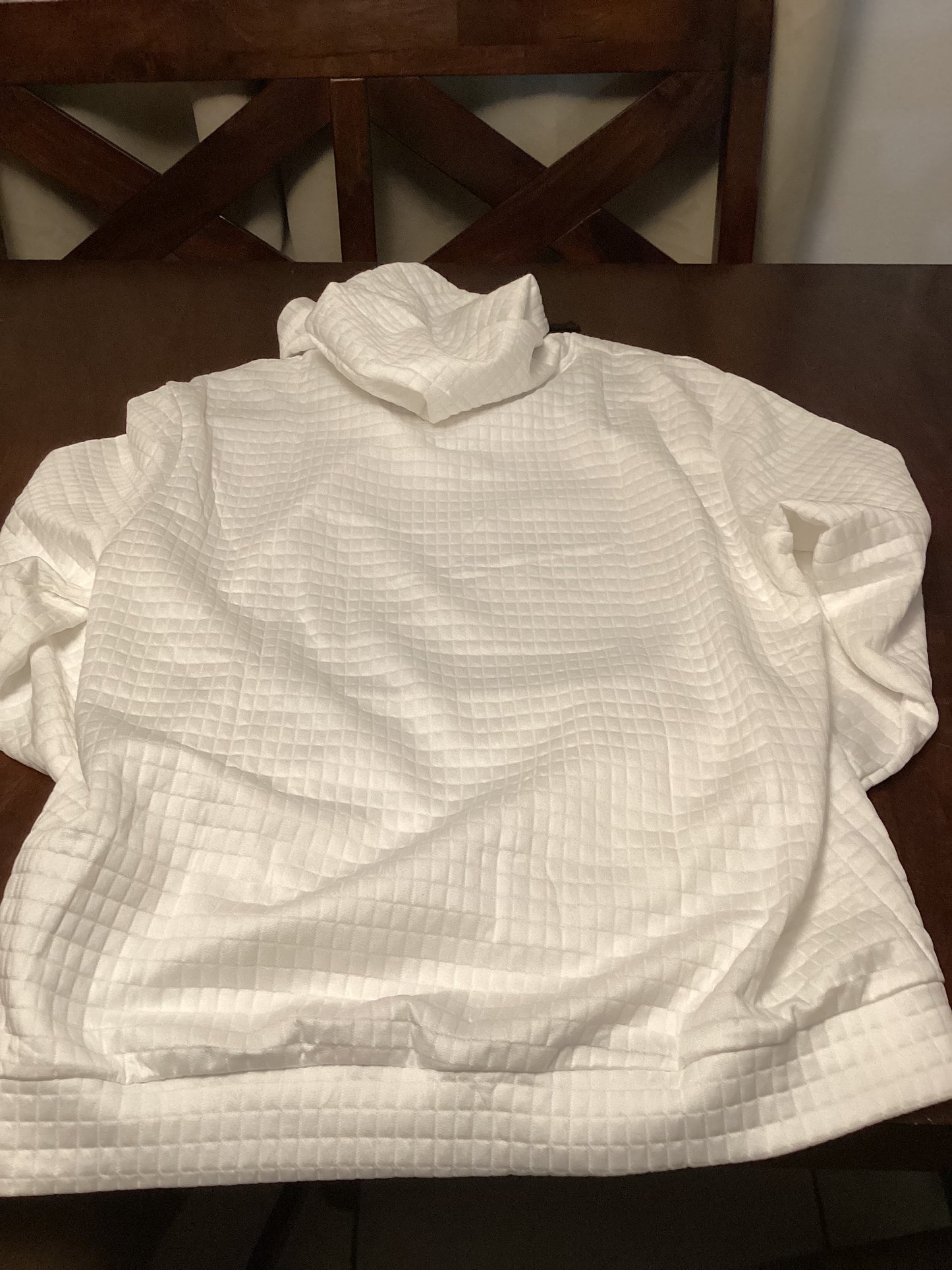 Elevate your streetwear wardrobe with the Manfinity Quilted Hoodie in XXL white waffle texture, featuring premium craftsmanship from ShAesthetics