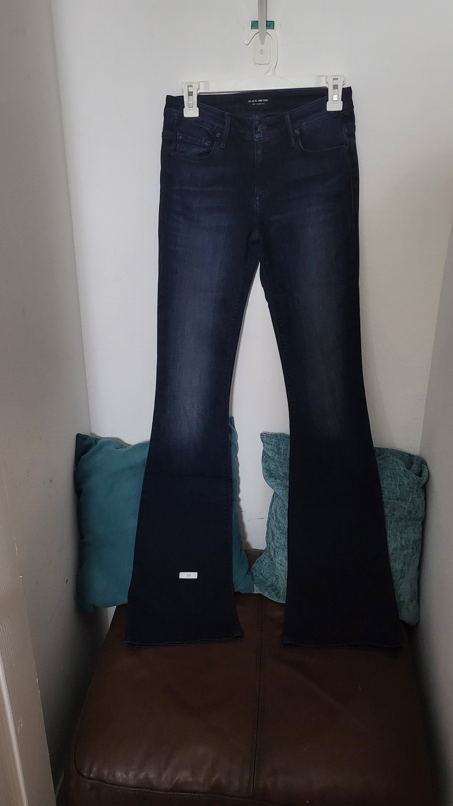 Black Orchid Mia Mid Rise Skinny Flare