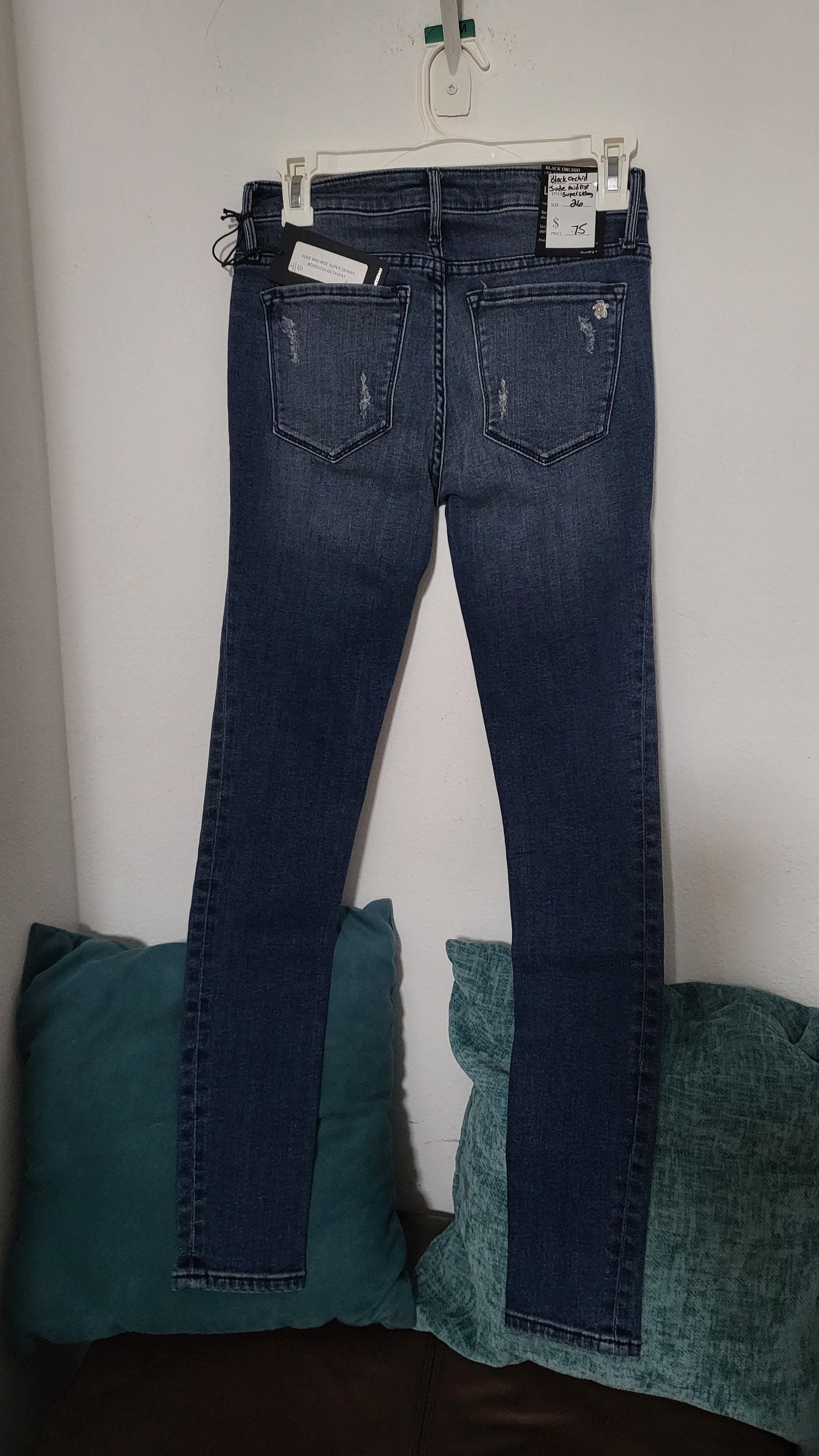 Black Orchid Jude Mid Rise Super Skinny