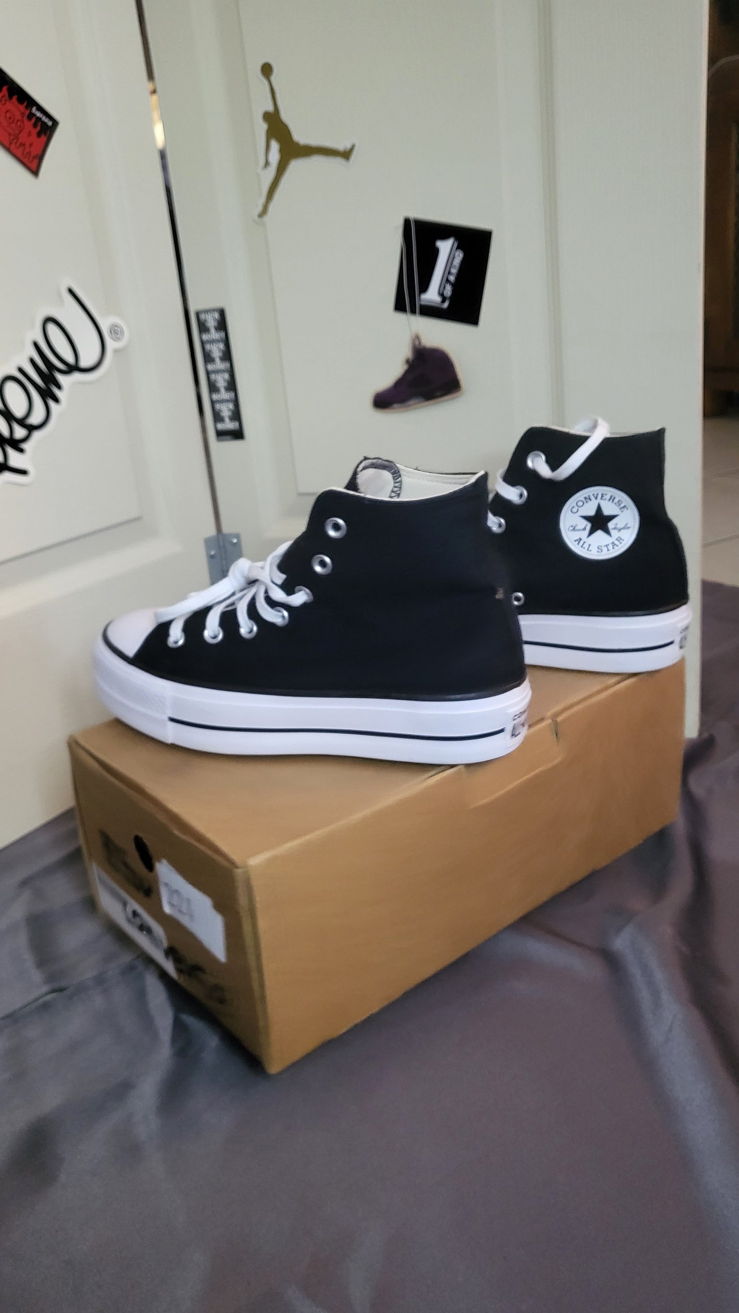 Converse Chuck Taylor All Star High Top “Black/White” – Women’s 8.5 – Deadstock 🔥