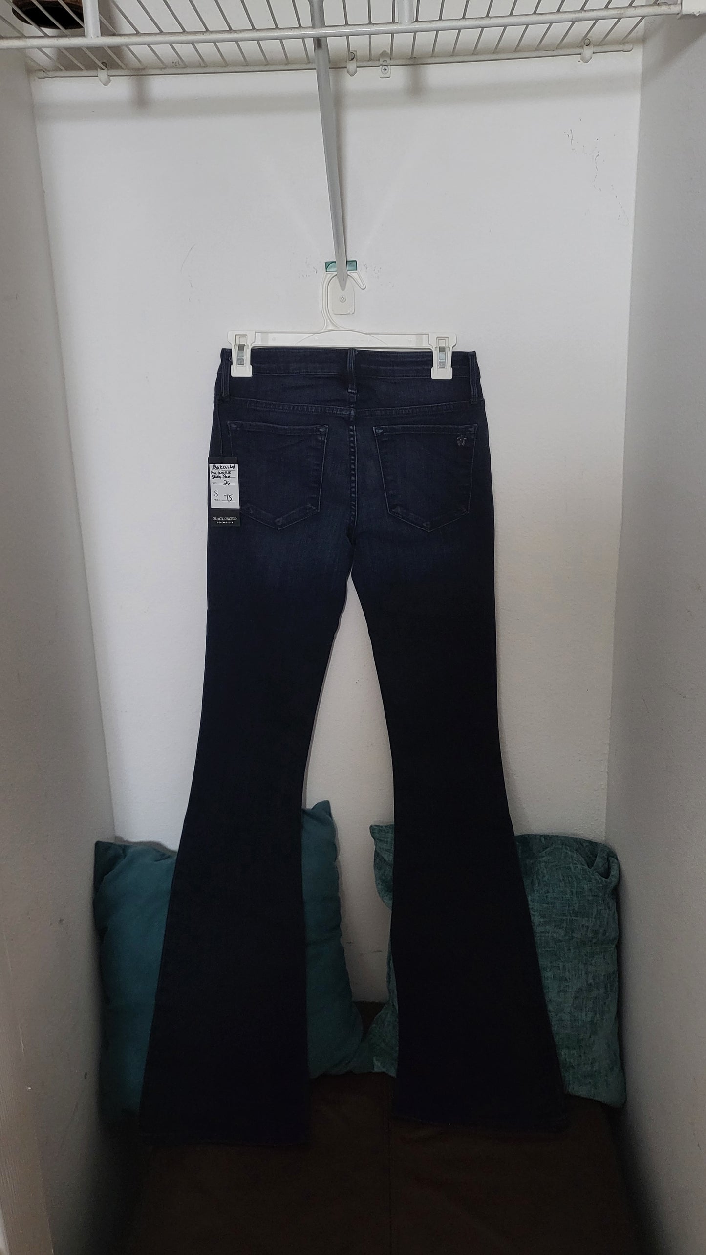 Black Orchid Mia Mid Rise Skinny Flare