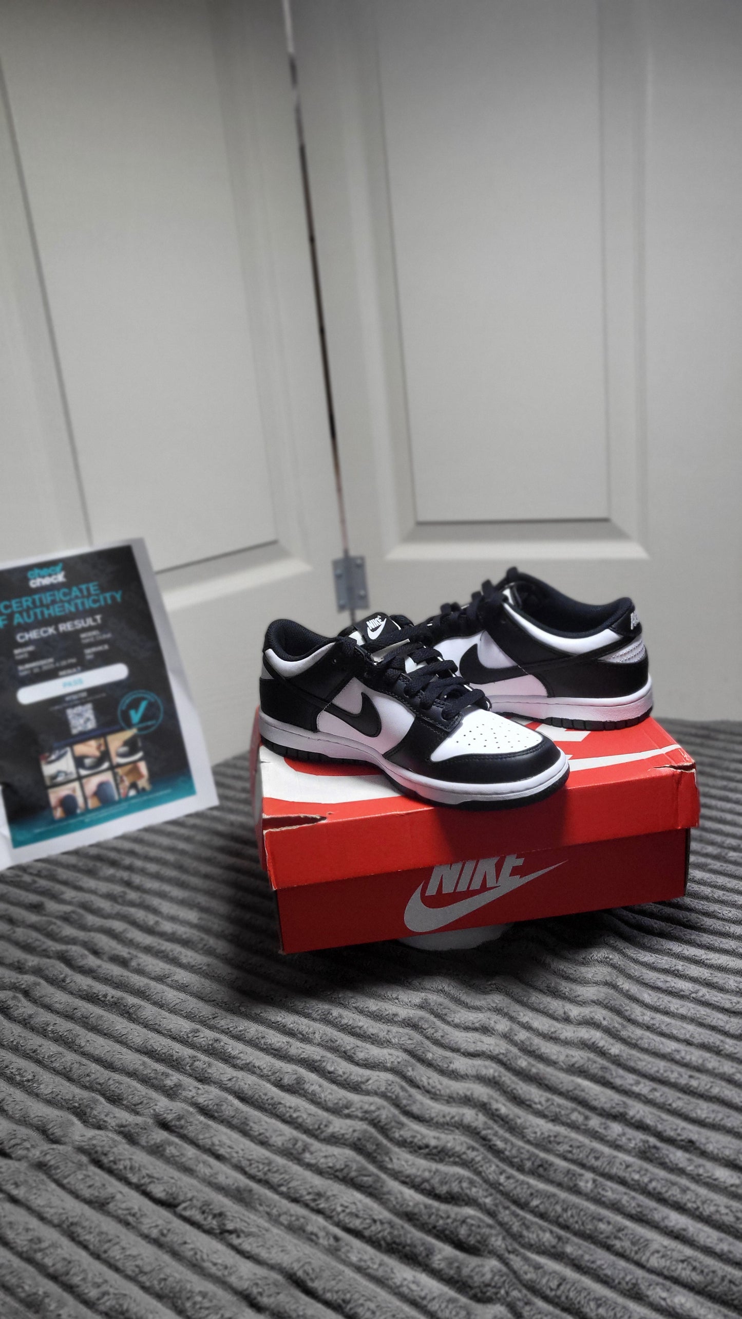 Nike Dunk Low GS Panda – Top View with Original Box Size 6.5Y