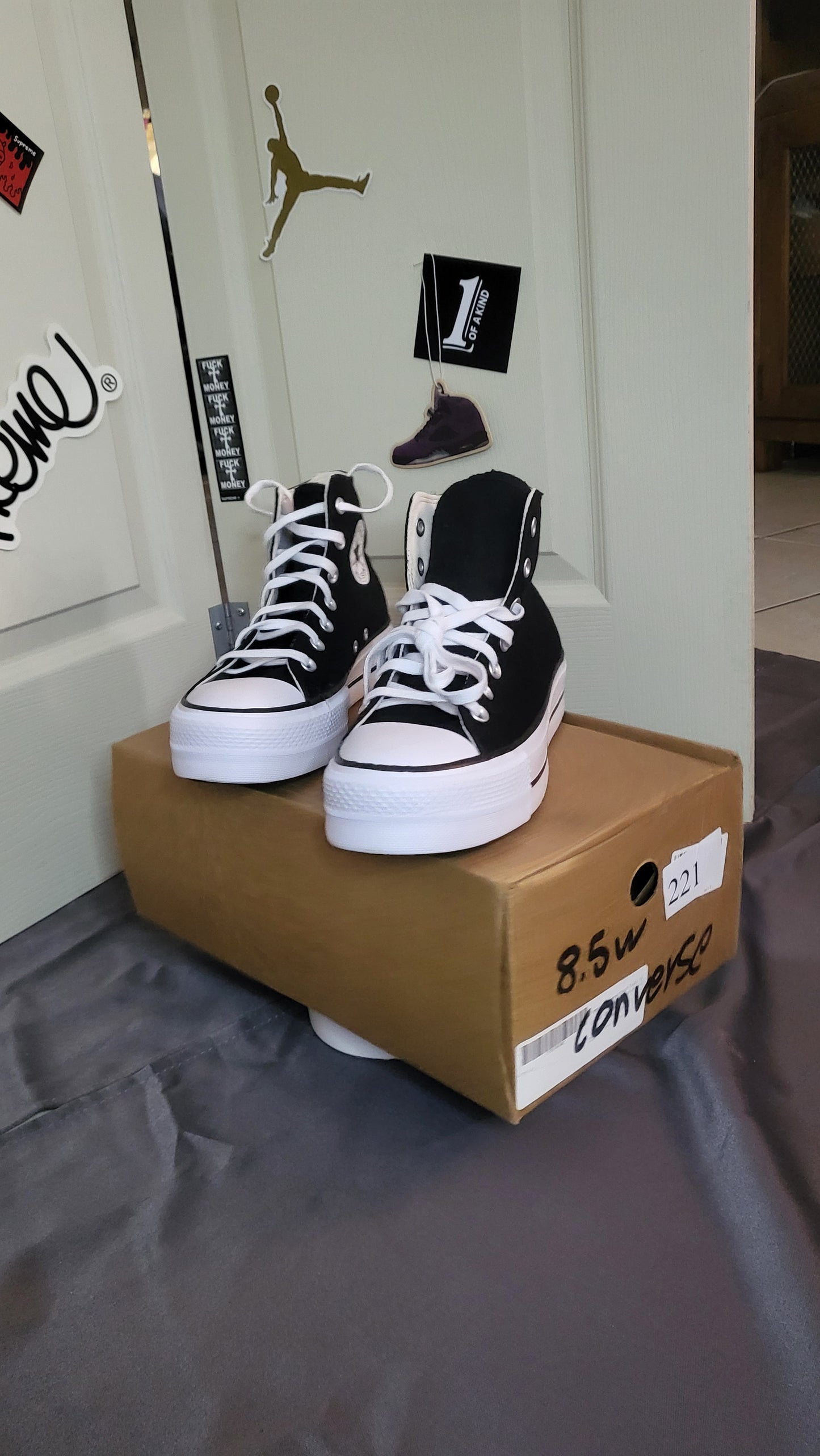 Converse Chuck Taylor All Star High Top “Black/White” – Women’s 8.5 – Deadstock 🔥