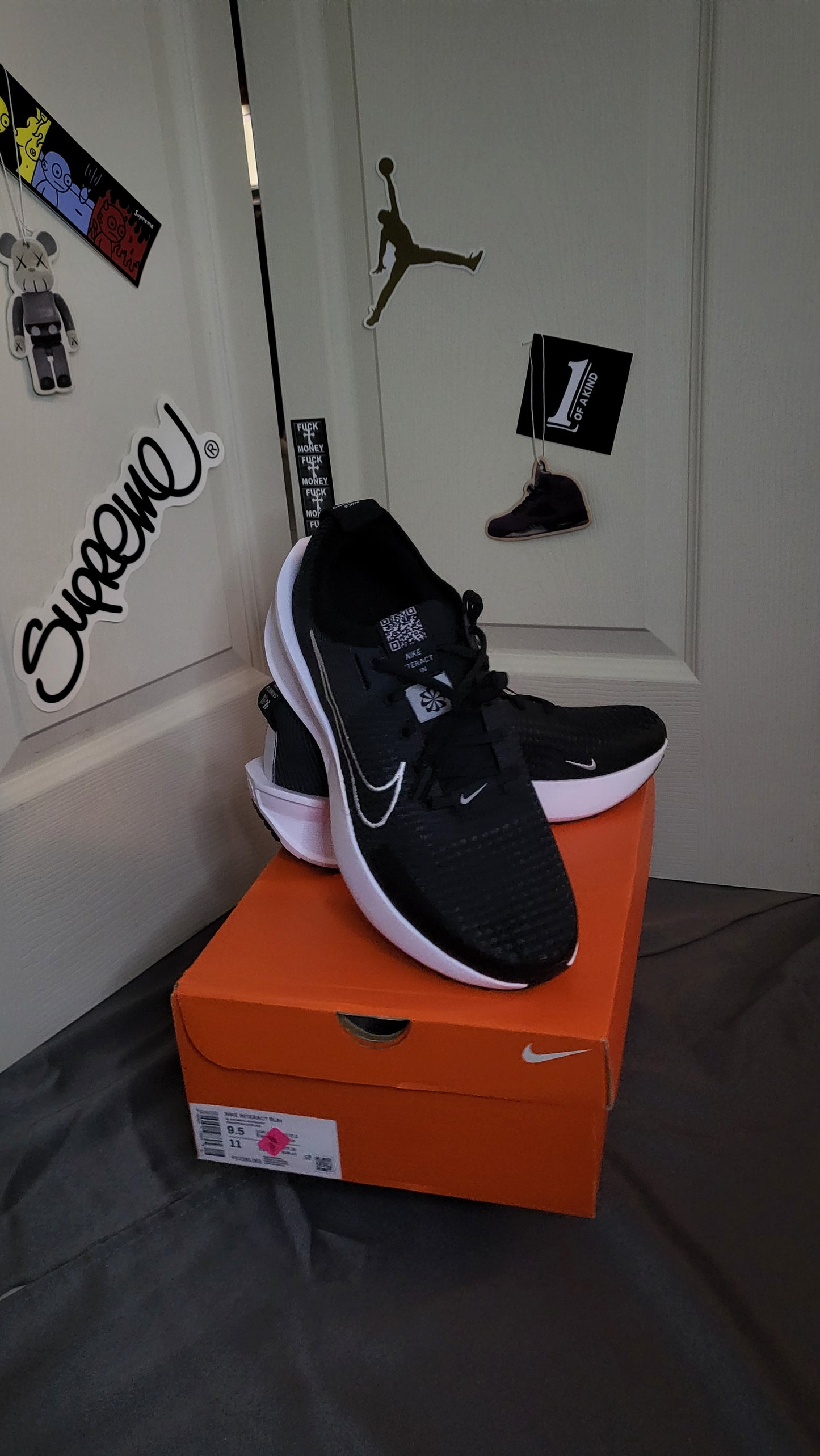 Nike Interact Run men’s sneakers in black and white, size 9.5, brand new in box