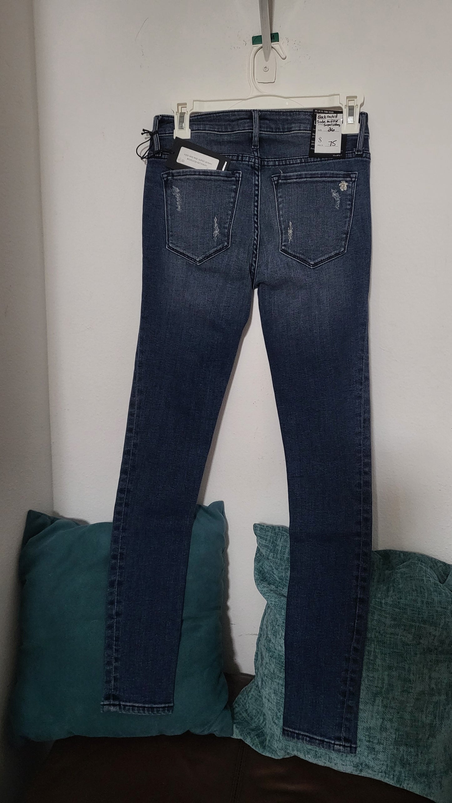 Black Orchid Jude Mid Rise Super Skinny