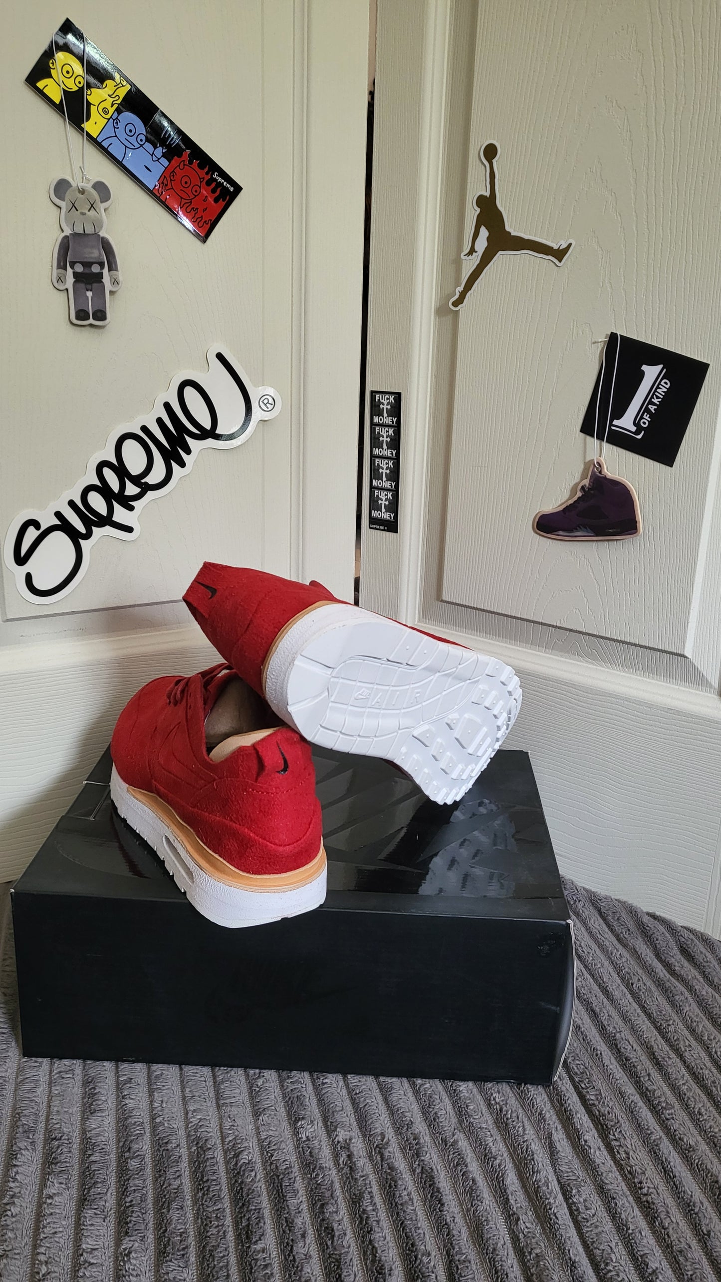 🔥 Nike Air Max 1 Royal “Gym Red/Summit White” – Size 9.5 – Premium Suede 🔥