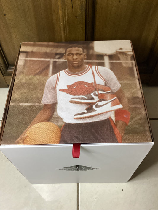 Michael Jordan Heritage Pack Box – Archival Photo Lid – Nike Jordan Collector’s Edition