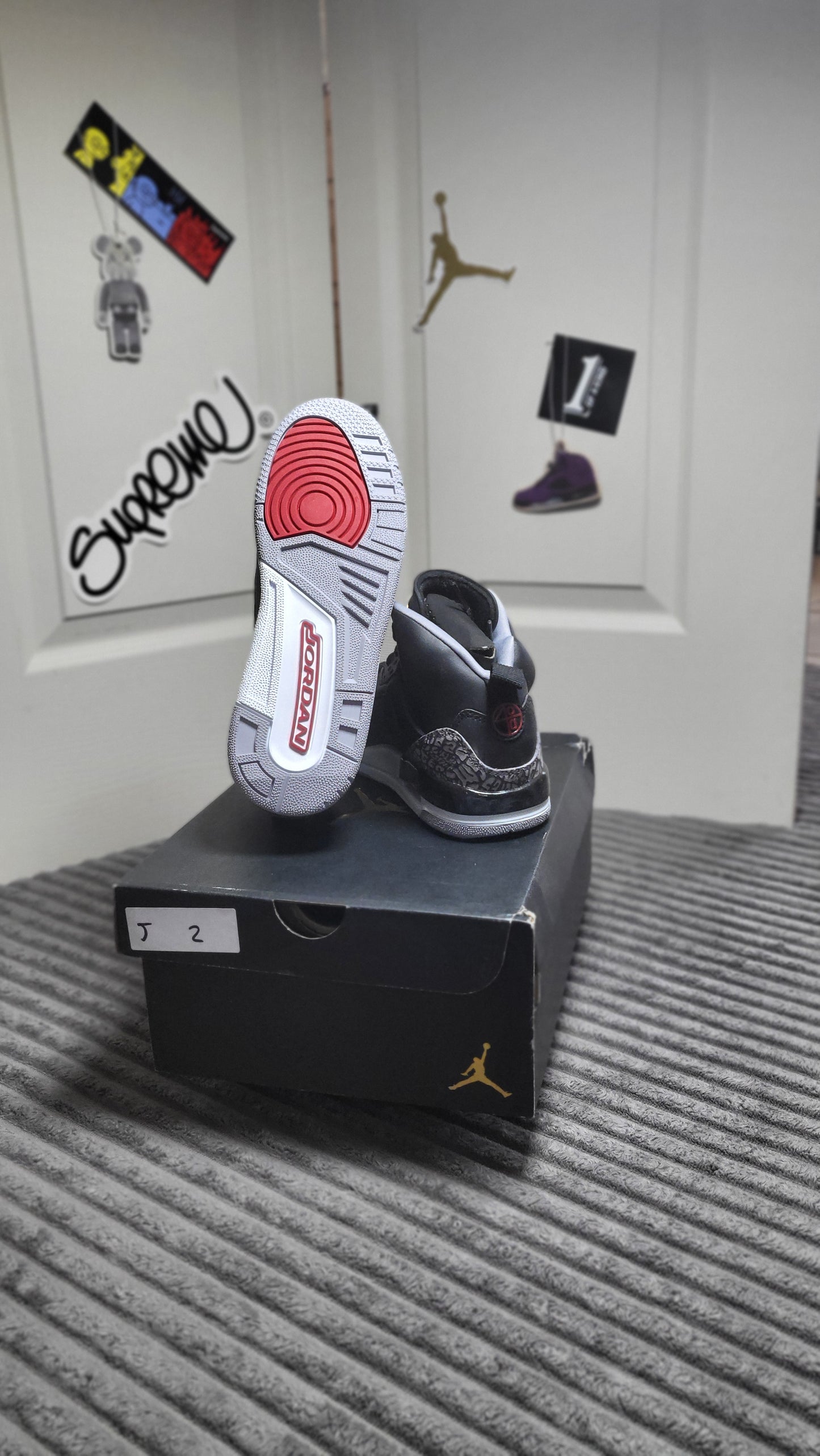 Jordan Spizike BG Black Red – BackView with OG Box Deadstock Size 6Y Youth