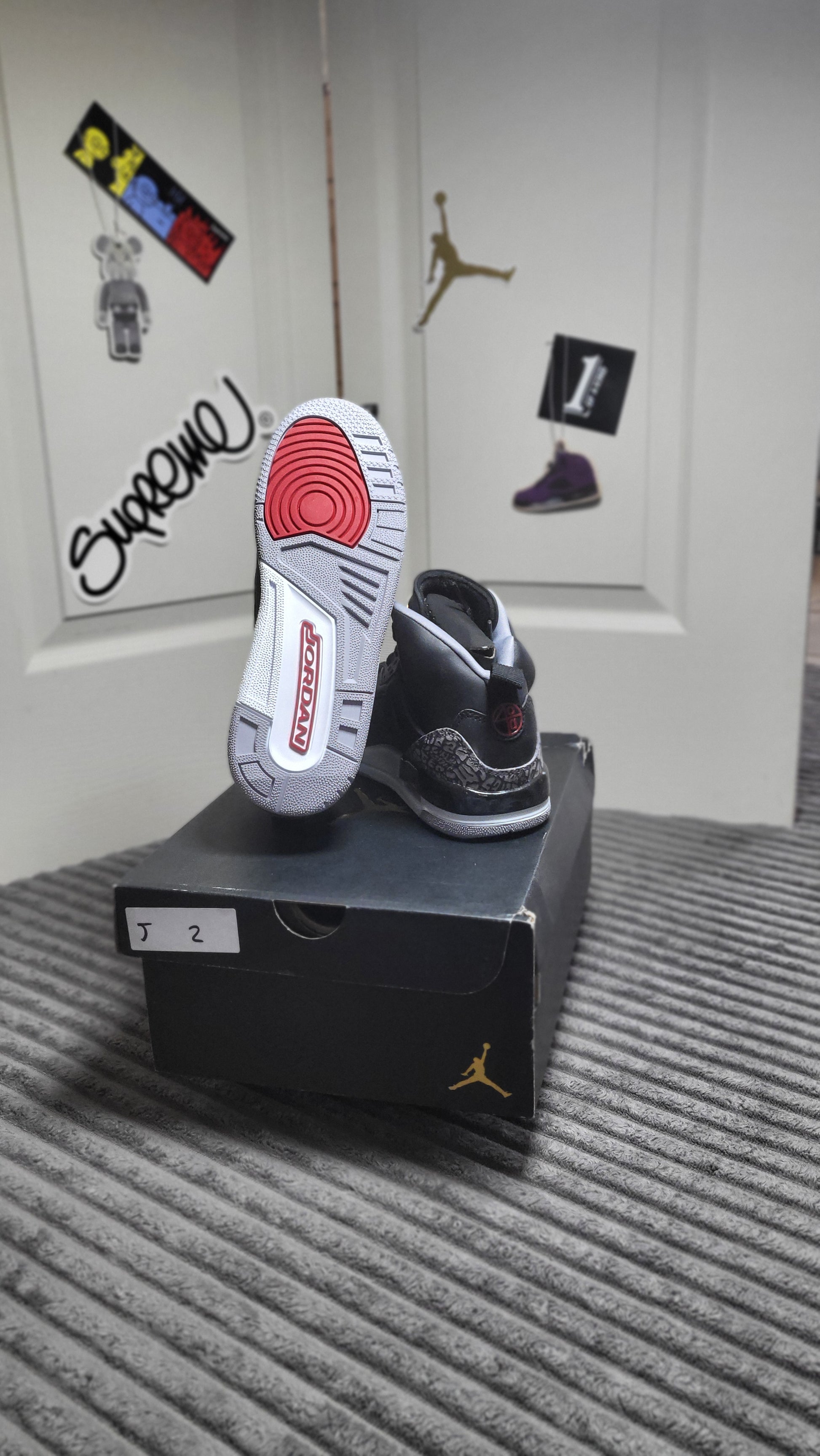 Jordan Spizike BG Black Red – BackView with OG Box Deadstock Size 6Y Youth